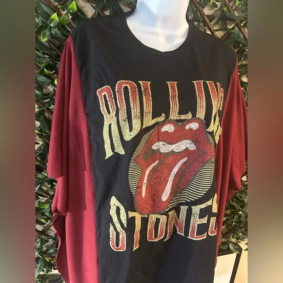 UPCYCLED one of a kind, ROLLING STONES Music T Shirt - Picture 3 of 4